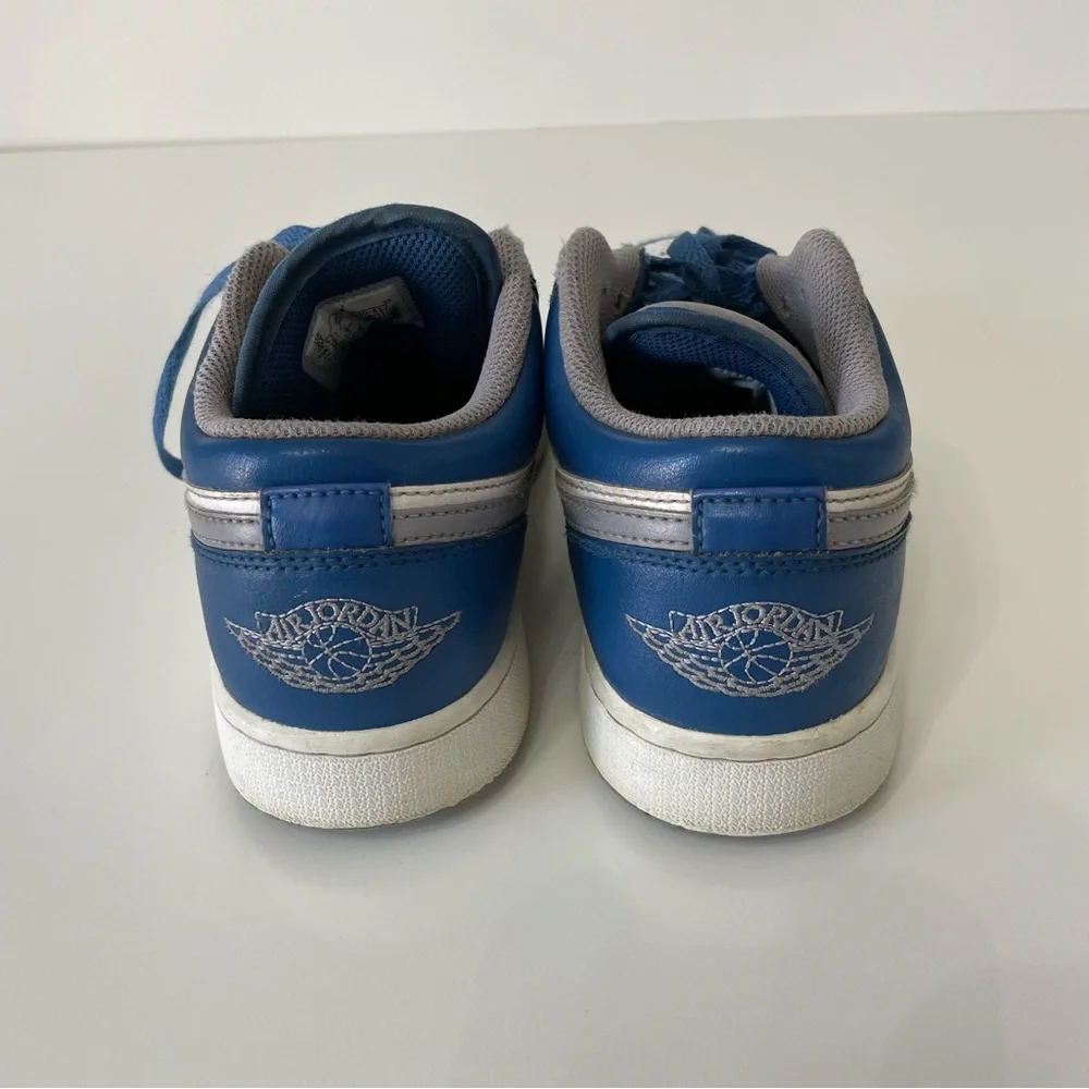 Nike Boys Air Jordan 1 Low True Blue Sneakers, size 6Y